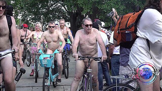 Nudists Cycle Through NOLA with Tits & Pussy Outdoors