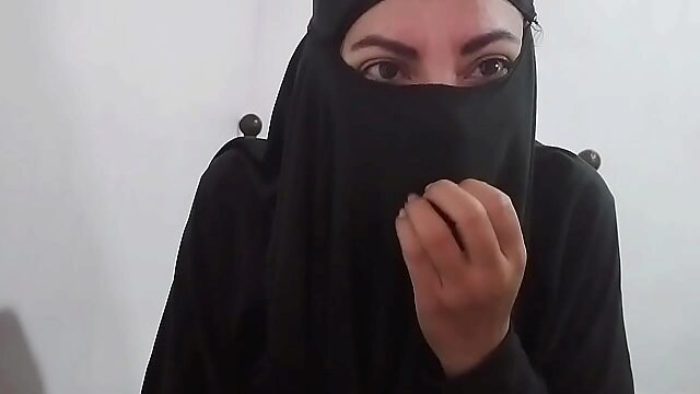 Squirtastic Arab with Massive Tits Masturbates in Black Niqab to Orgasm