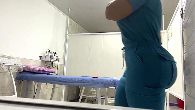 Gorgeous BBW nurse's juicy booty caught on camera