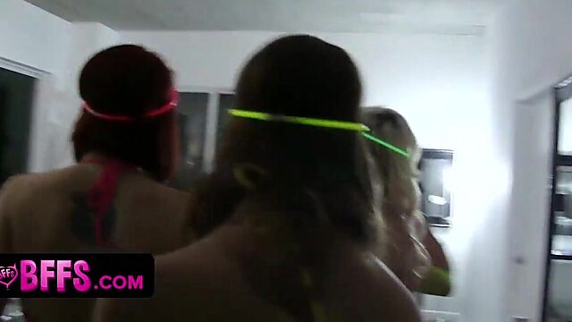 Slutty Lesbos Go Wild in Group Fuck Fest