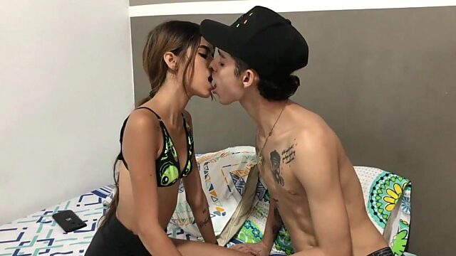 Horny Virgin Stepsister Begs Me to Teach Her Blowjobs and Eat Her Pussy