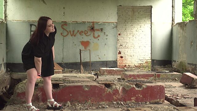 Cuck Hubby Watches in 4K as His Wife Gets Plowed by Another Dude