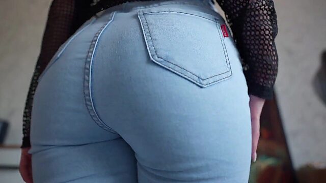 Busty Babe Suffocates Dude in Jeans with Her Perfect Ass in POV Action