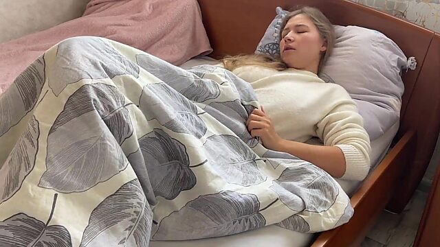 Woke Up Horny and Fucked My Soaked Pussy til I Came Hard