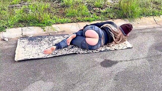 Homeless Dude Fucks Bum Chick for Cash, Bitch Shits All Over His Cock