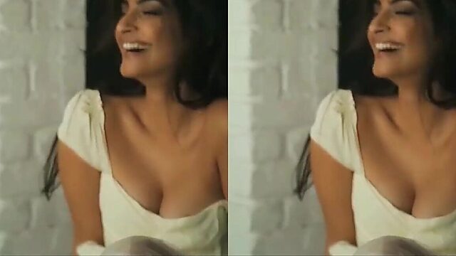 Sexy Sonam Kapoor Sets the Screen Ablaze