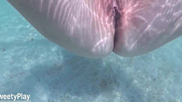 Hot milf gets her tight cunt flooded with thick cum while fucked hard underwater