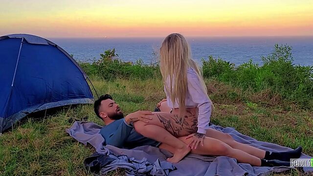 Amateur Couple Gets Nasty Outdoors Fucking in a Tent