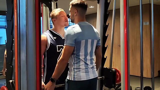 Hot Gym Bro Needed Help With His Weights So I Gave Him My Tight Pussy Instead Of The Milk He Begged For
