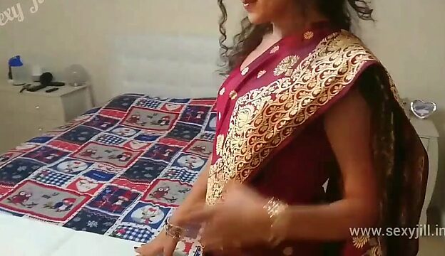 MILF Sister-in-Law Goes Wild in Sizzling Indian Sex Tape