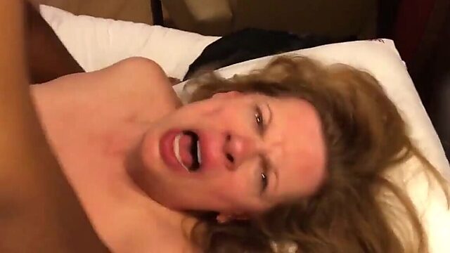 Mature bitch gets loud in hotel doggystyle