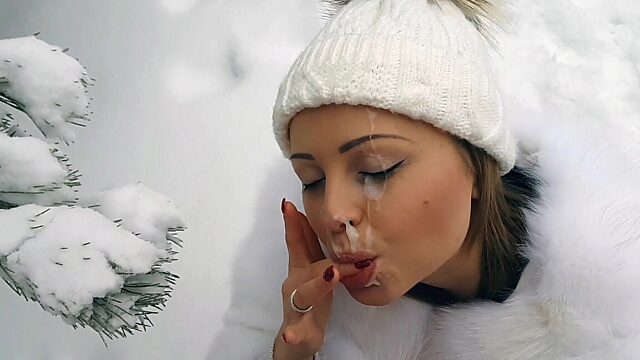 Snow white babe gets an epic facial after giving a mind-blowing blowjob